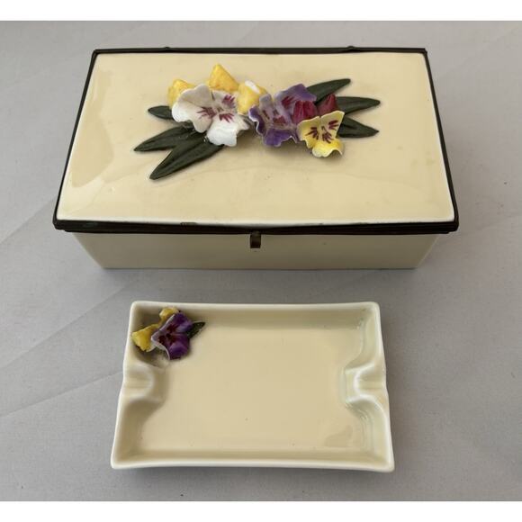 Vintage Czechoslovakia Porcelain Trinket Box & Ashtray Set – Floral Relief - Picture 2 of 6